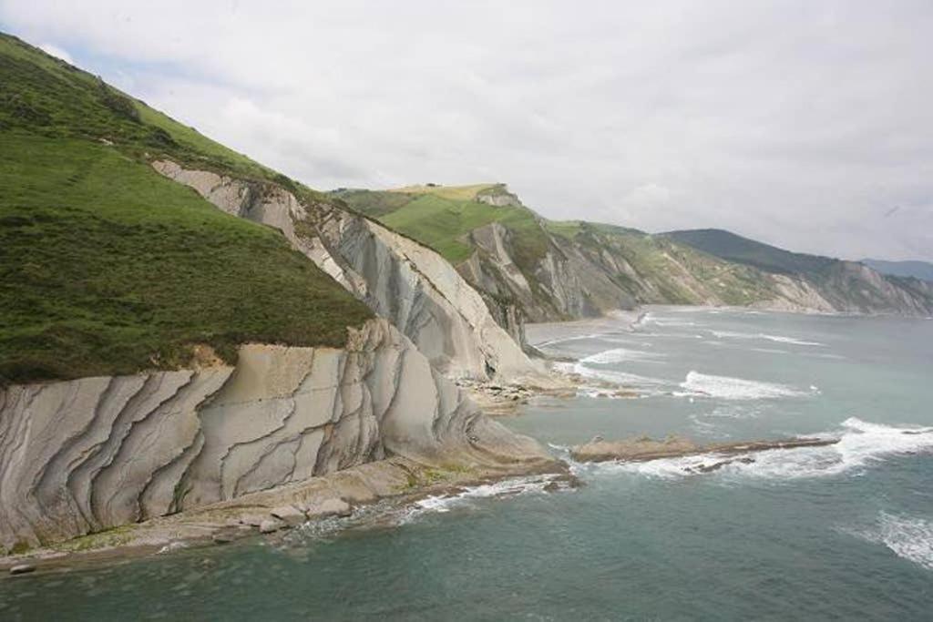 2 Habit, Sala, Terraza, Jardin, Parking Gratis Apartman Zumaia Kültér fotó